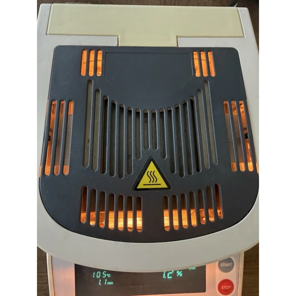 A&D, ML-50 Moisture Analyzer, 51 g x 0.005 g (0.1% moisture content)